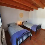 Albergue Villares De Orbigo Hostel
