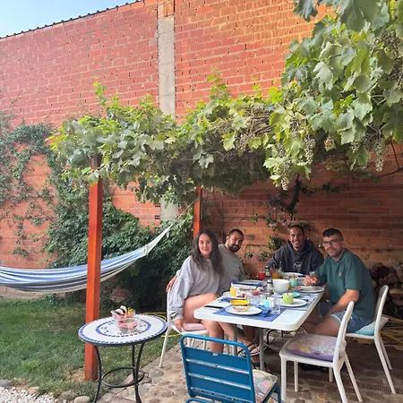 Hostel Albergue Villares De Orbigo *