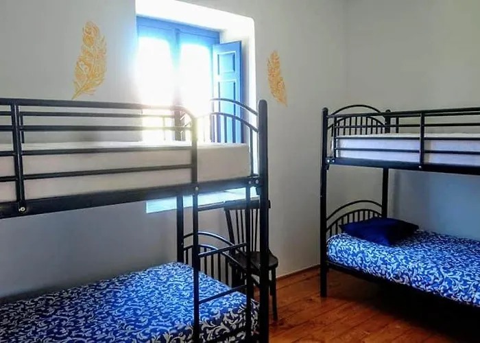 Albergue Villares De Orbigo Hostel *