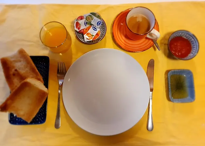 Albergue Villares De Orbigo Hostel