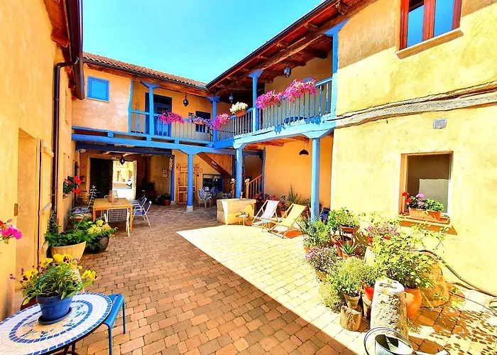 Hostel Albergue Villares De Orbigo Villares de Orbigo